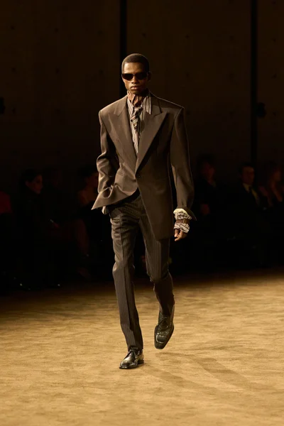 Look 35